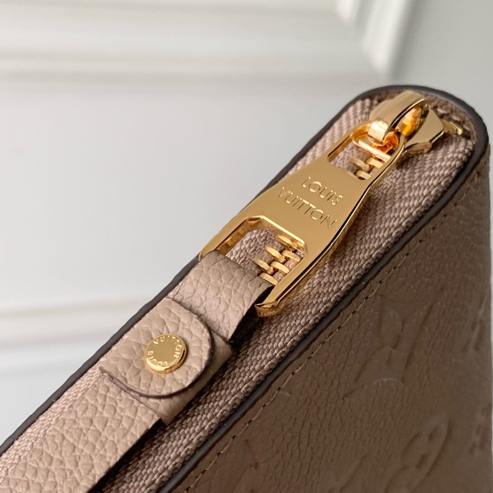 Louis Vuitton Zippy Wallet