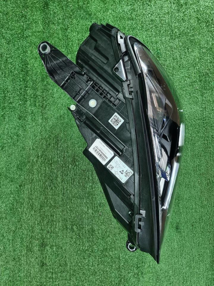 Фара левая Mercedes GLE V167 (2018-2024) LED