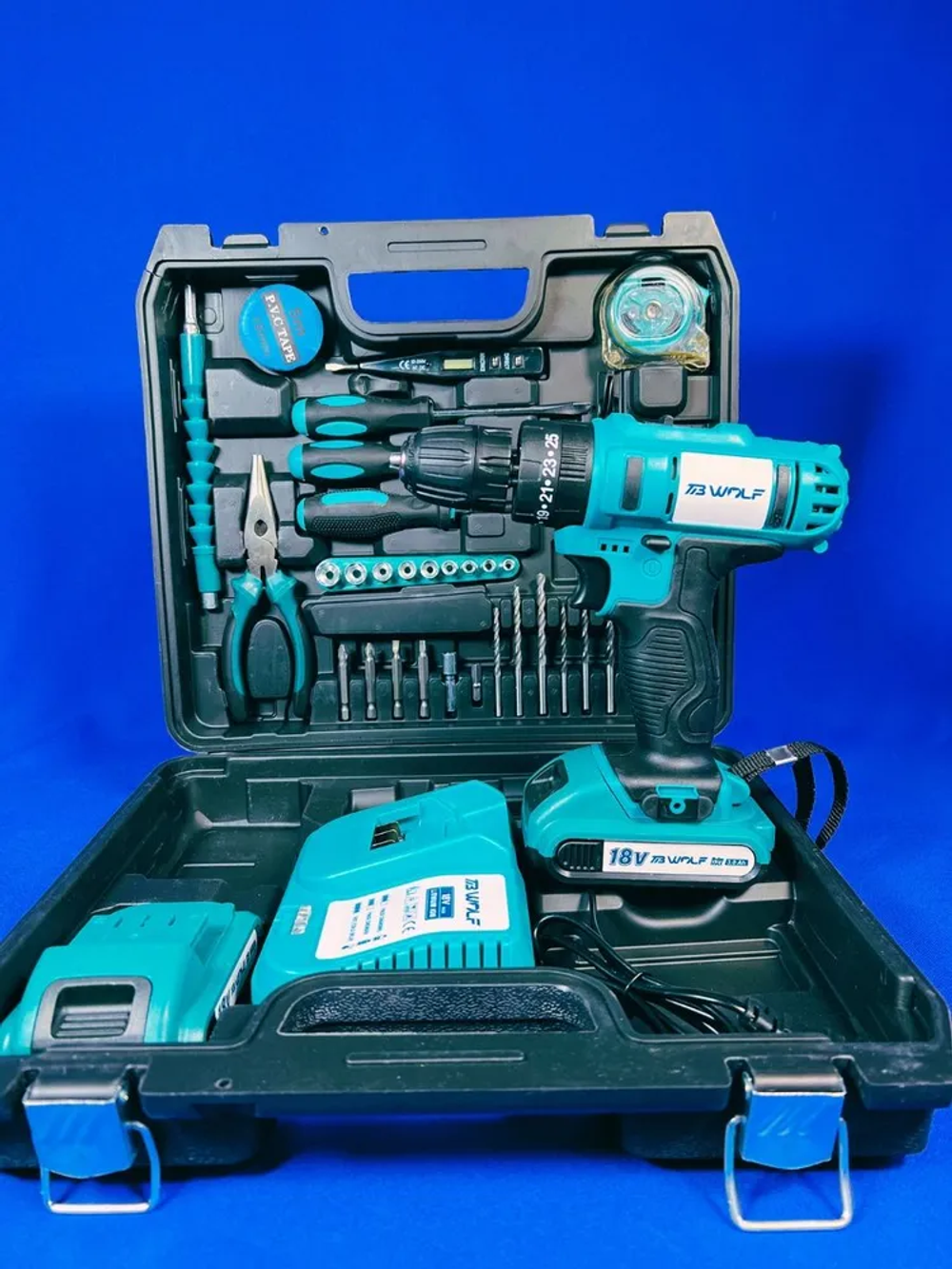 Шуруповерт аккумуляторный бесщеточный 18v ударная дрель с набором 25 инструментов +2 АКБ 18 вт в кейсе с режимом сверления