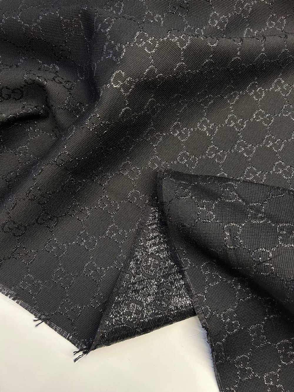 Жаккард шелк с шерстью и люрексом Gucci черный с дизайнерским принтом