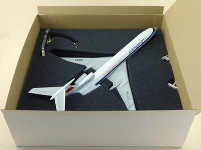 Модель самолета Ту-154Б-2 (М1:100, Аэрофлот СССР-85412 Олимпийский)