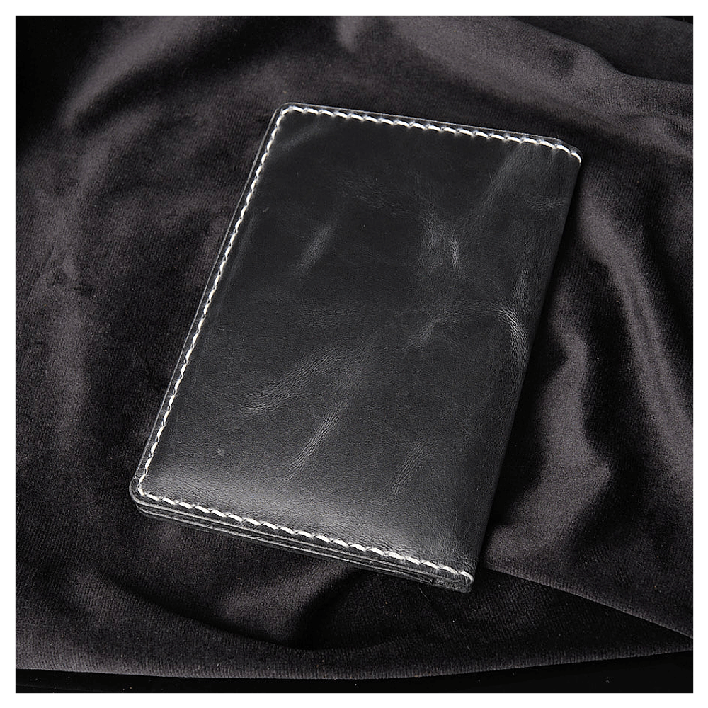 Кожаная обложка на паспорт «Лев»