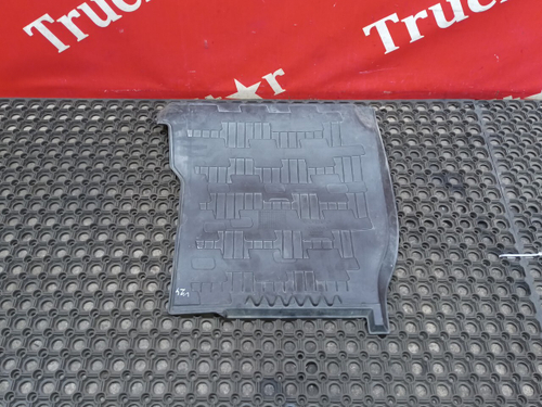 Коврик салона правый 2019г