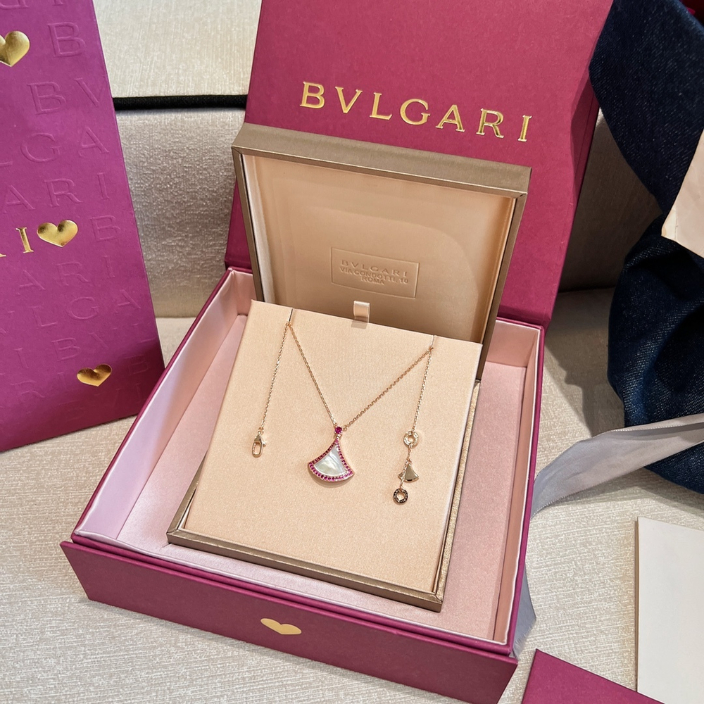 Bvlgari Divas' Dream Necklace