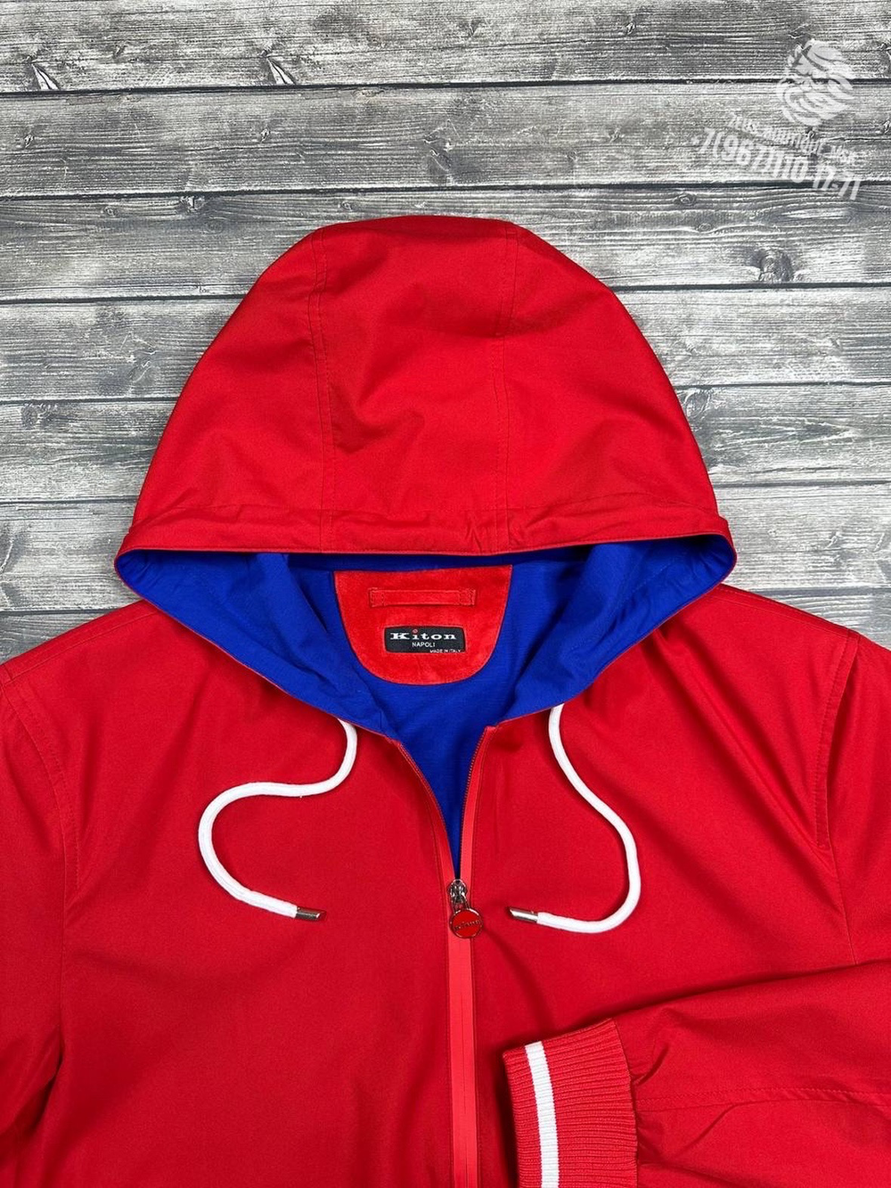 Бомбер с капюшоном Kiton