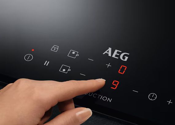 Индукционная стеклокерамич. панель AEG IKB32300CB