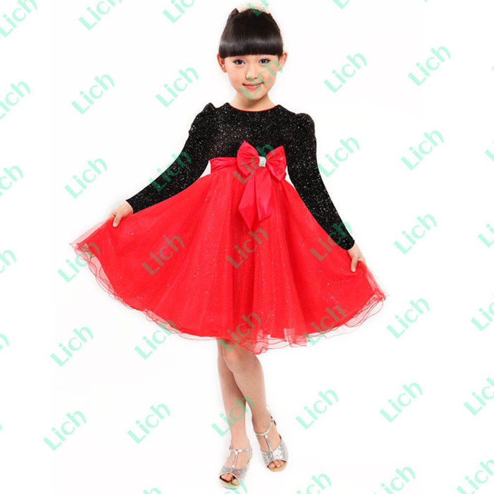 Платье детское с широкой многослойной юбкой и бантом со стразами