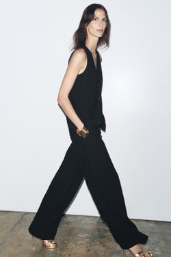 ZARA ПРИТАЛЕННЫЙ ЖИЛЕТ — ZW COLLECTION, ЧЕРНЫЙ