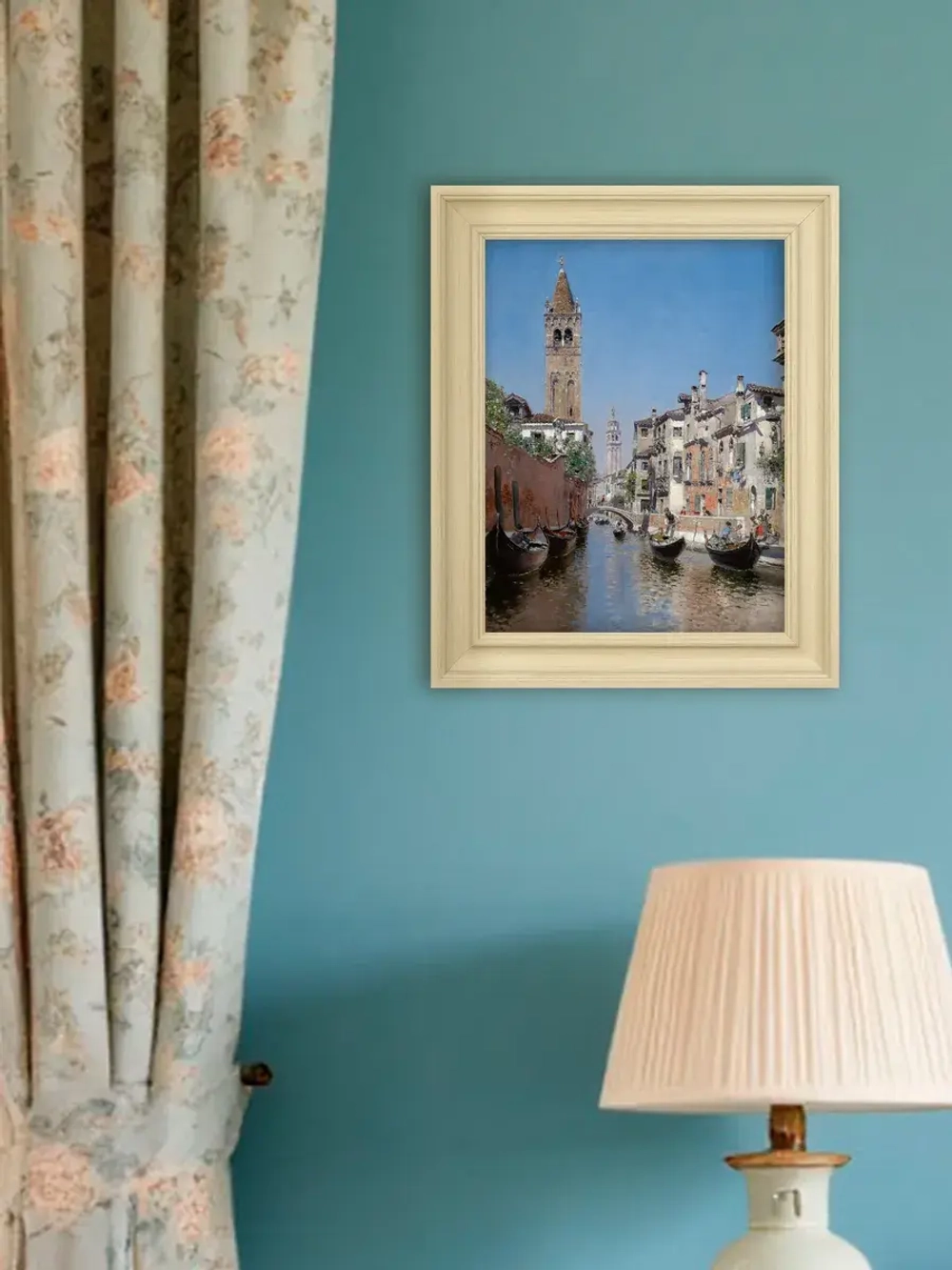 Картина настенная интерьерная в раме