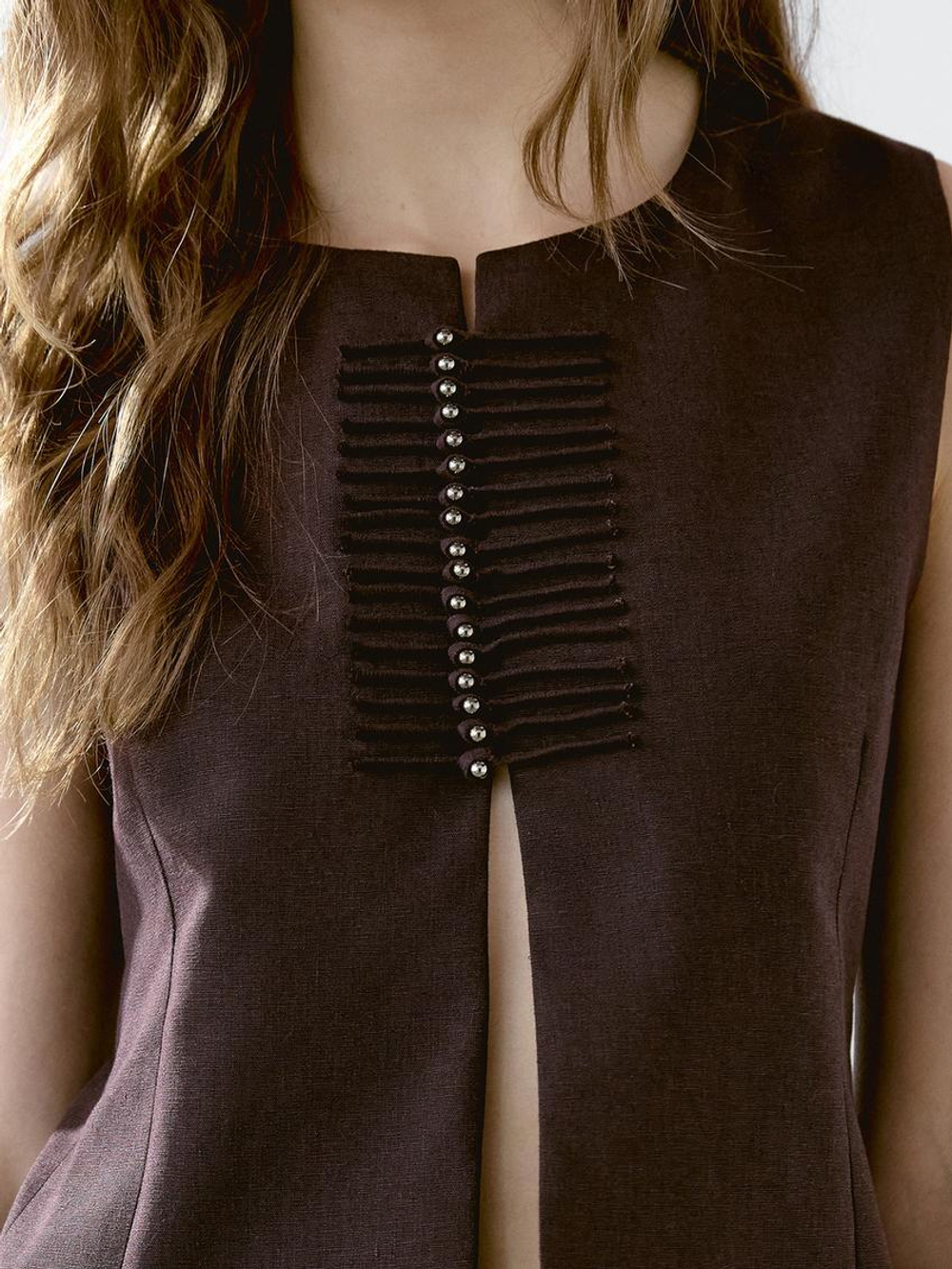 Massimo Dutti Жилет из смесового льна с отделкой бусинами, гранатовый