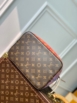 Louis Vuitton NeoNoe MM