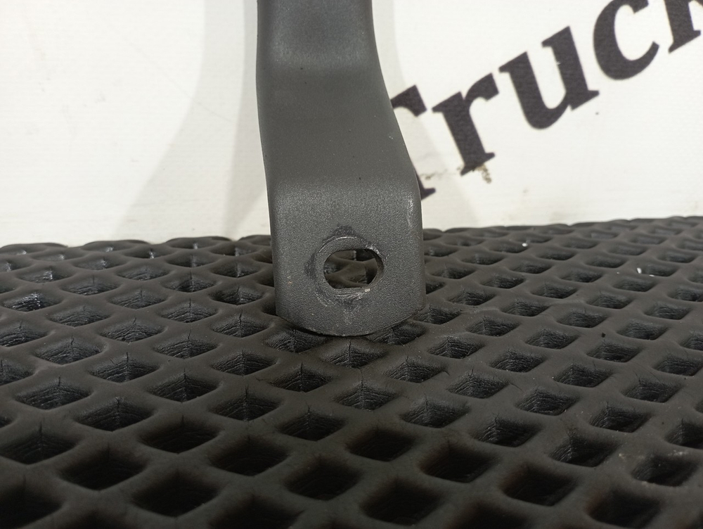 Поручень кабины передний левый