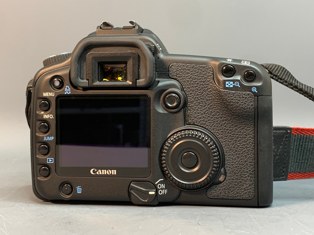 Canon EOS 30D с дефектом