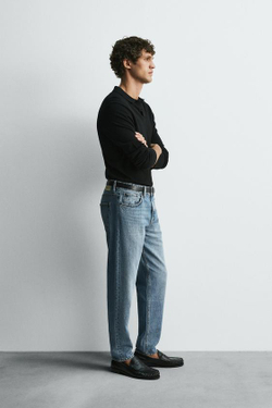 ZARA ДЖИНСЫ ЗАУЖЕННОГО КНИЗУ КРОЯ, ВЫЦВЕТШИЙ СИНИЙ