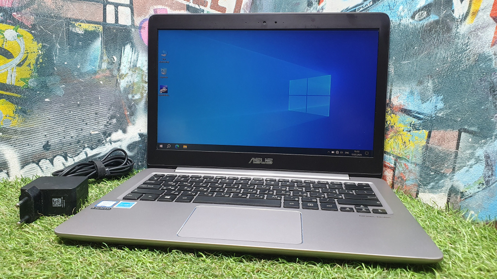 Ноутбук ASUS i3-7/8Gb/FHD/Zenbook UX310UA-FB1102T
