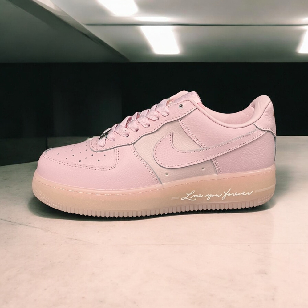 Nike Air Force 1 Low • Pink