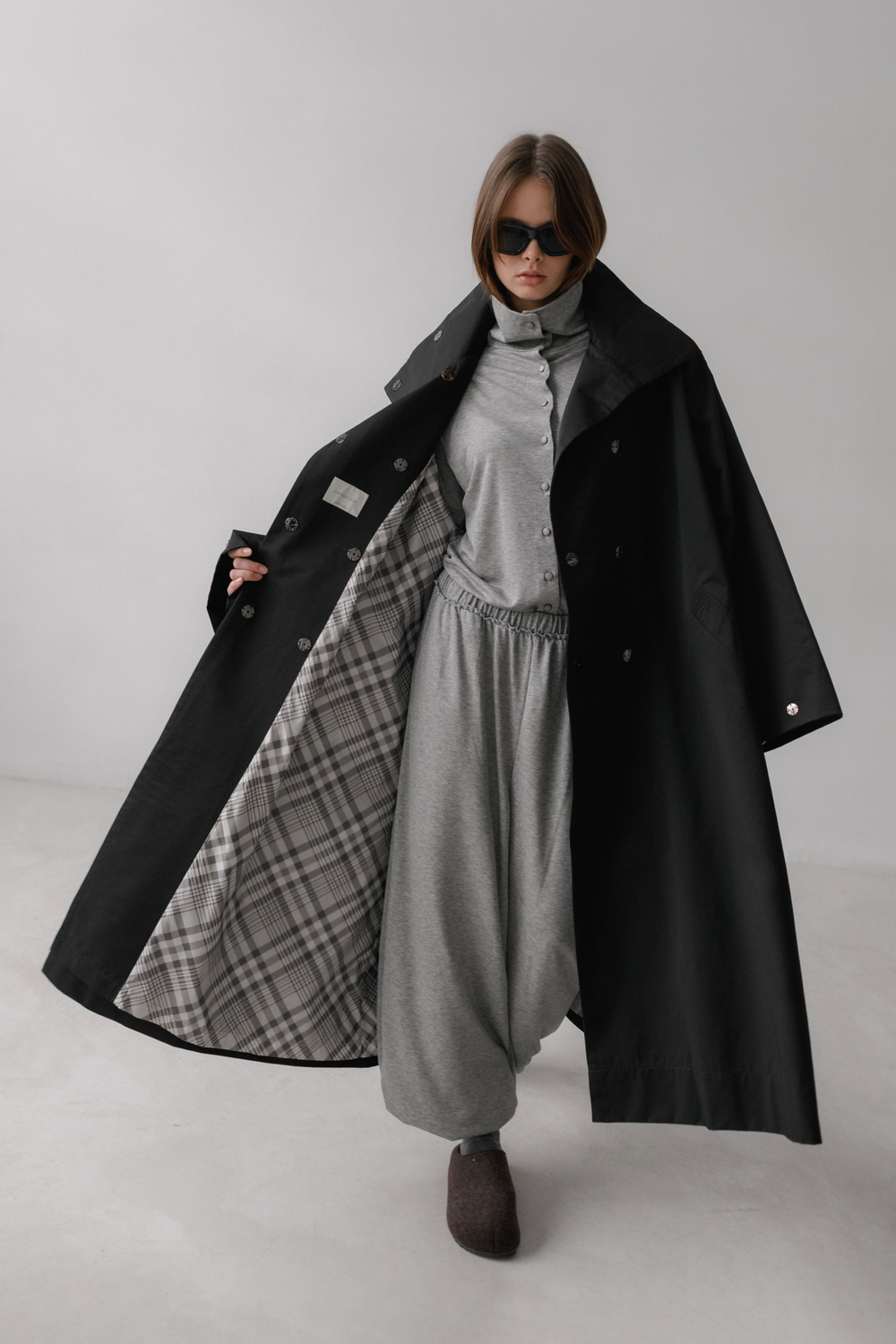 Плащ МАКСИ двухсторонний (черный/клетка)