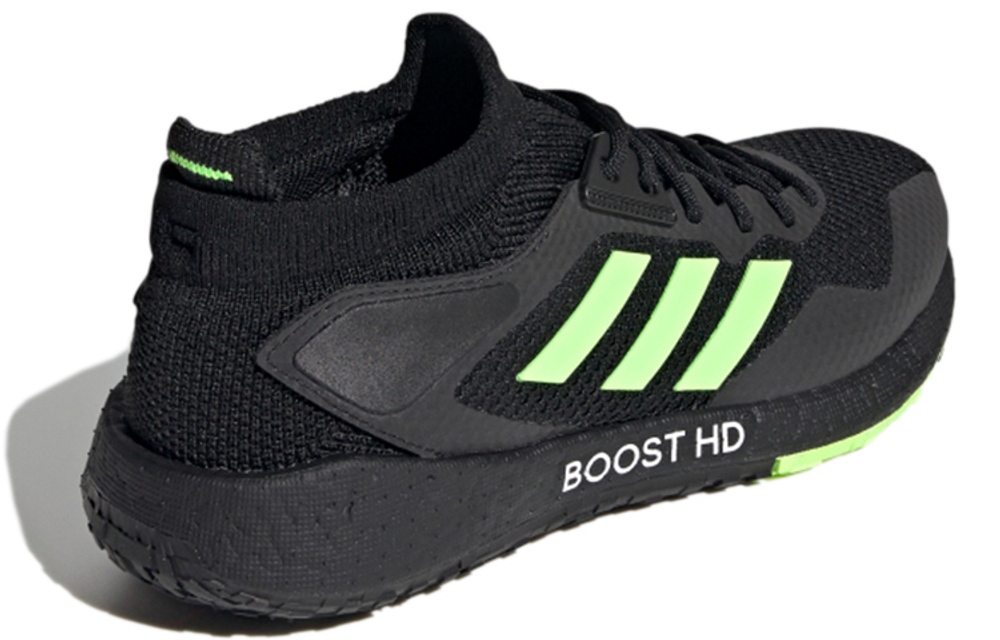 Кроссовки James Bond 007 X Adidas Ultraboost 20