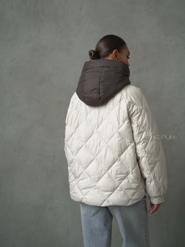 Бежево-шоколадная куртка с манишкой