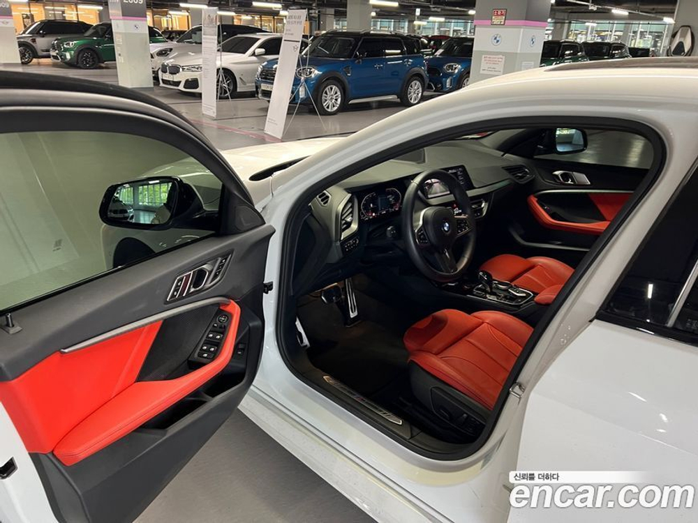 BMW 1 Series (F40) 120i M Sports (08.2021)