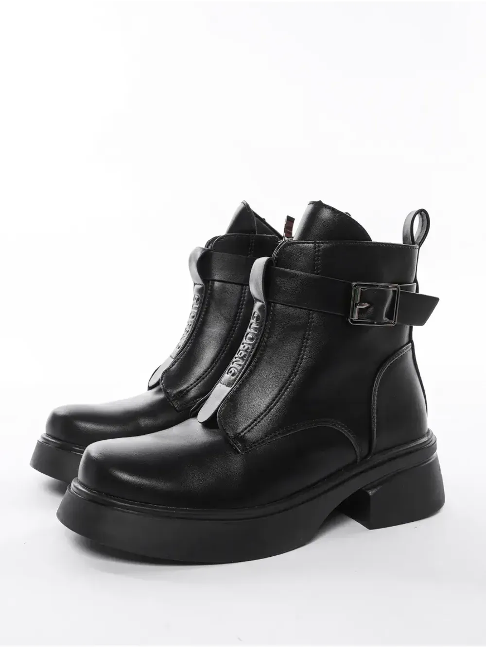 Зимние ботинки на высокой платформе