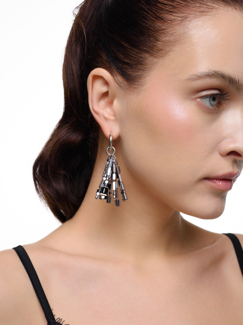 Серьги "Faceted cub black"