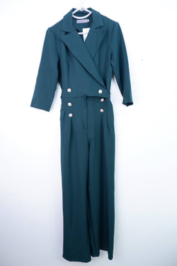 Комбинезон Salis в классическом исполнении, визуально на 42 размер