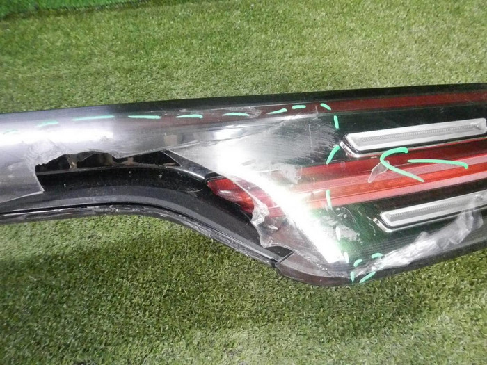 Фонарь крышки багажника Porsche Cayenne 3 (17-23)