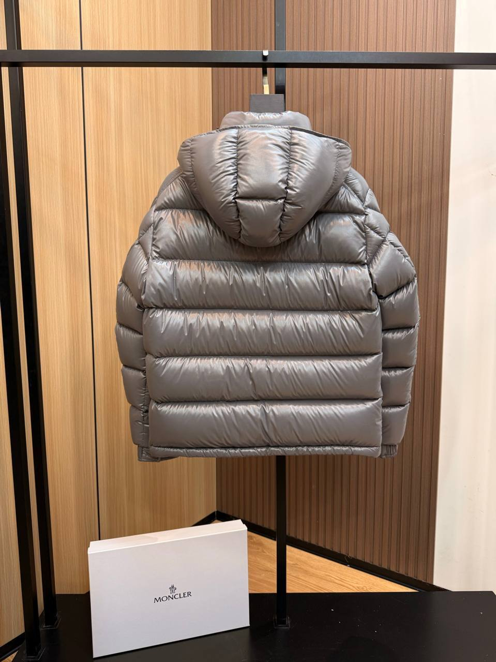 Пуховик Moncler