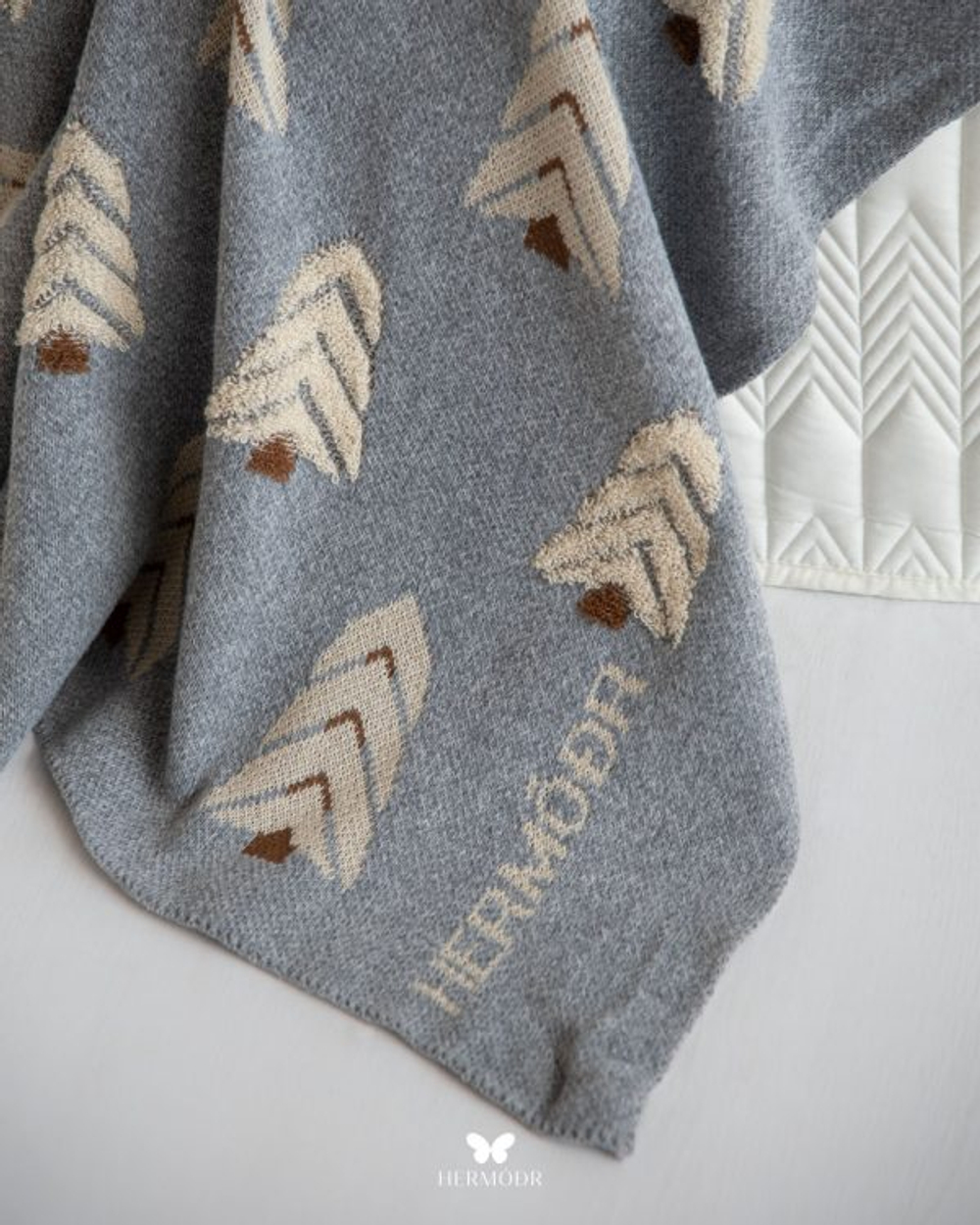 Плед Crimson Sofa Shawl Gray 200 × 250 см 130220336 Иран