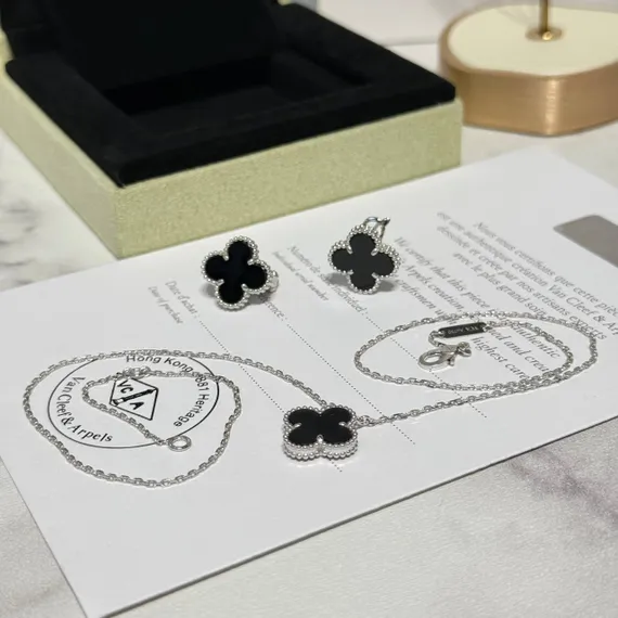 Серьги VAN CLEEF & ARPELS Vintage Alhambra