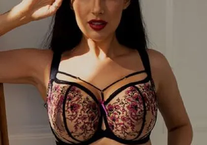 Kris Line: элитный бренд нижнего белья и купальников из Польши