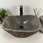 Раковина из речного камня RS-65117 48*35*15 0856