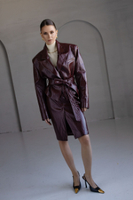 Юбка из эко-кожи с разрезом миди бордо