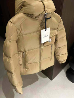 Пуховик Moncler