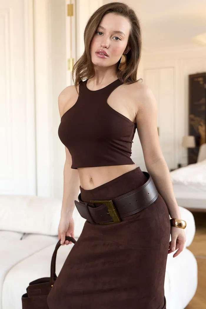 Кроп майка из хлопка шоколадного цвета