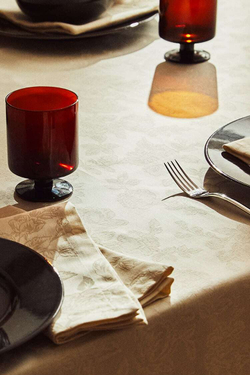 ZARA HOME ЖАККАРДОВАЯ СКАТЕРТЬ С ЦВЕТОЧНЫМ РИСУНКОМ, СВЕТЛО-БЕЖЕВЫЙ