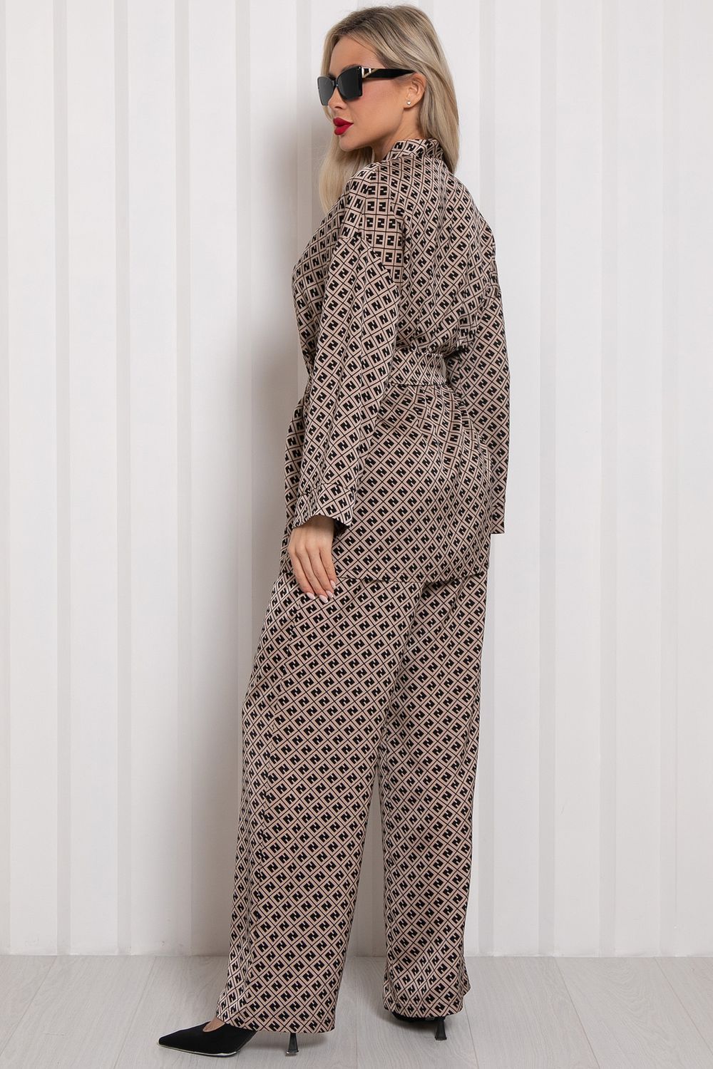 Костюм брючный  Армани (бежево-черный) К11-84/5 Nikol