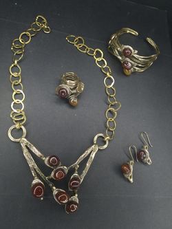Серьги лист с яшмой, бронза