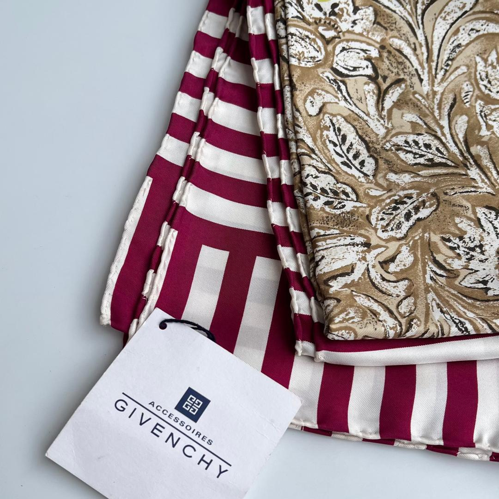 Платок с синими цветами Givenchy