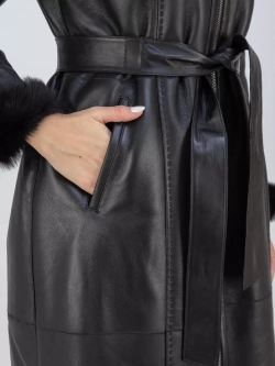 Дубленка зимняя с капюшоном натуральная