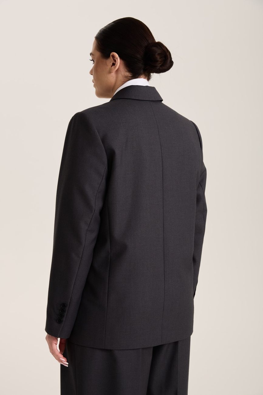 Жакет двубортный, темно-серый