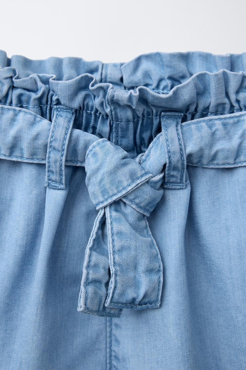 ZARA ДЖИНСОВЫЕ ШОРТЫ СВОБОДНОГО КРОЯ, СИНИЙ