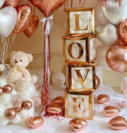 Декорации и аксессуары 8 марта