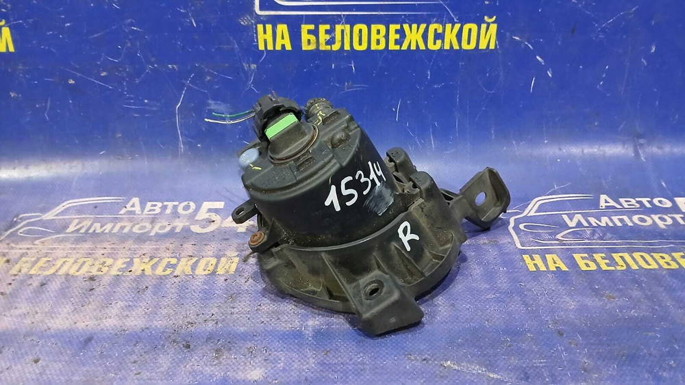 Туманка правая TOYOTA WISH 2009-2012