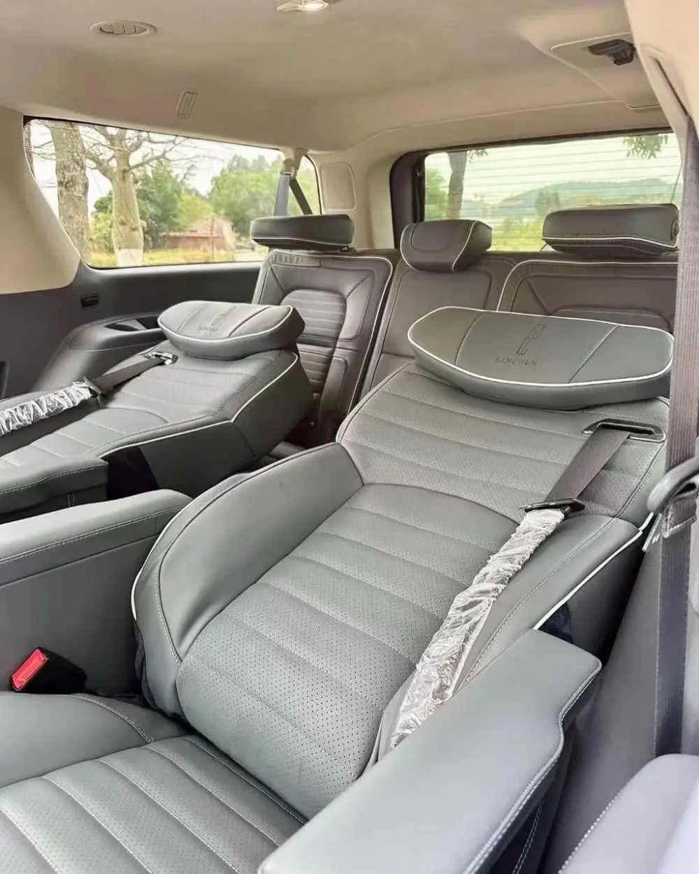 Сиденья капитанские кресла для Lincoln Navigator Линкольн Навигатор Капитанские сидение VIP декор