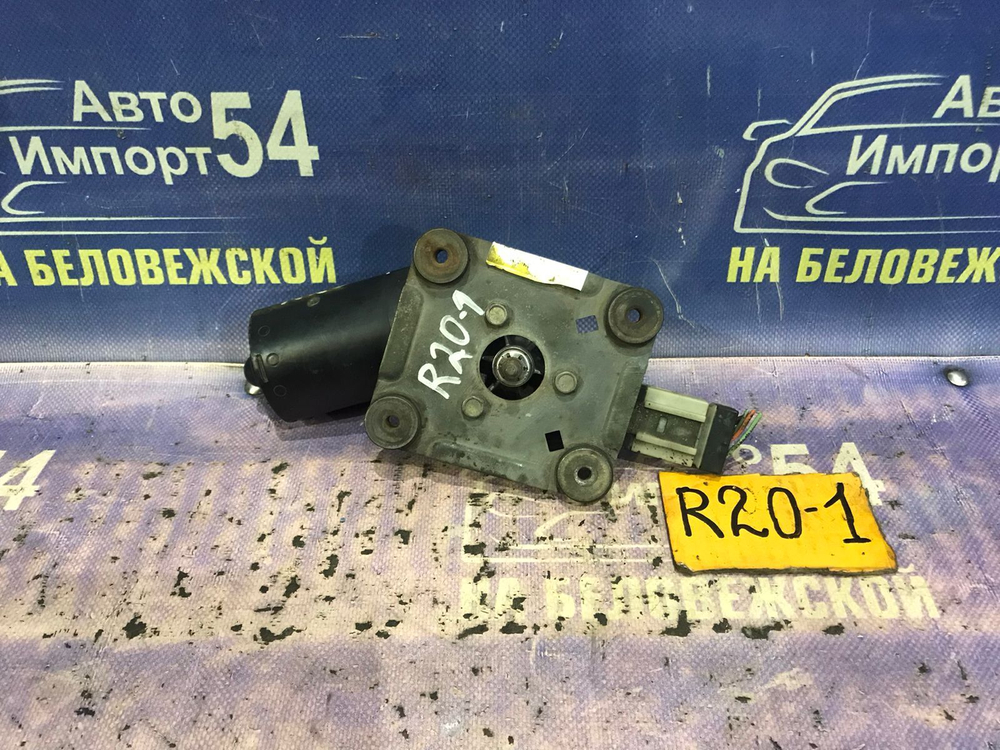 Моторчик переднего дворника NISSAN MISTRAL 1997