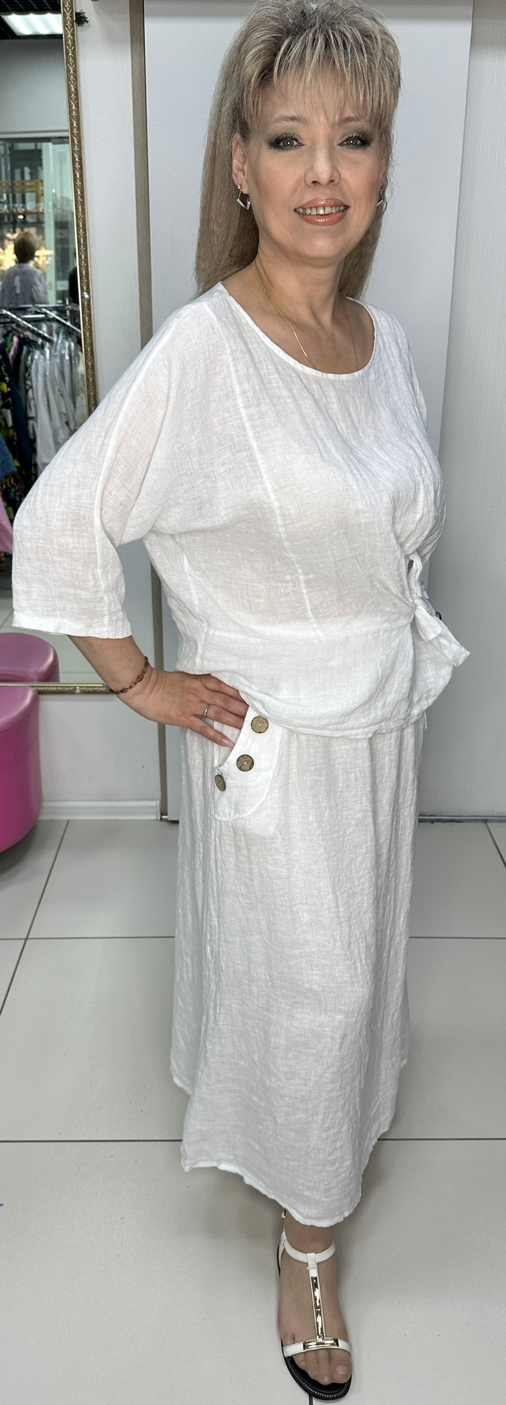 Белая льняная юбка с кармашками