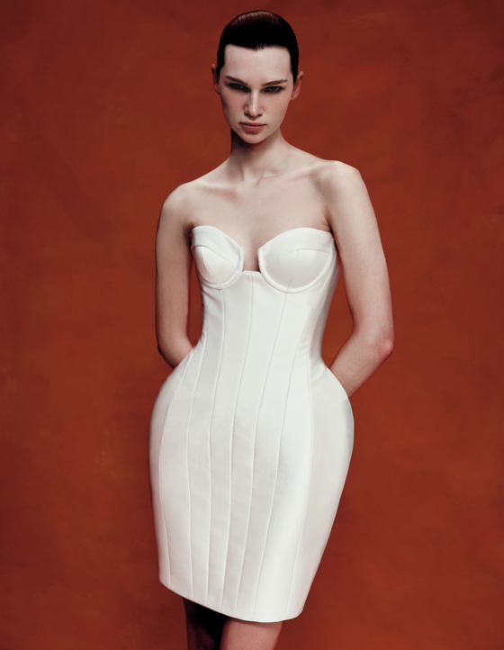 Платье мини из атласа корсетное с объемной юбкой