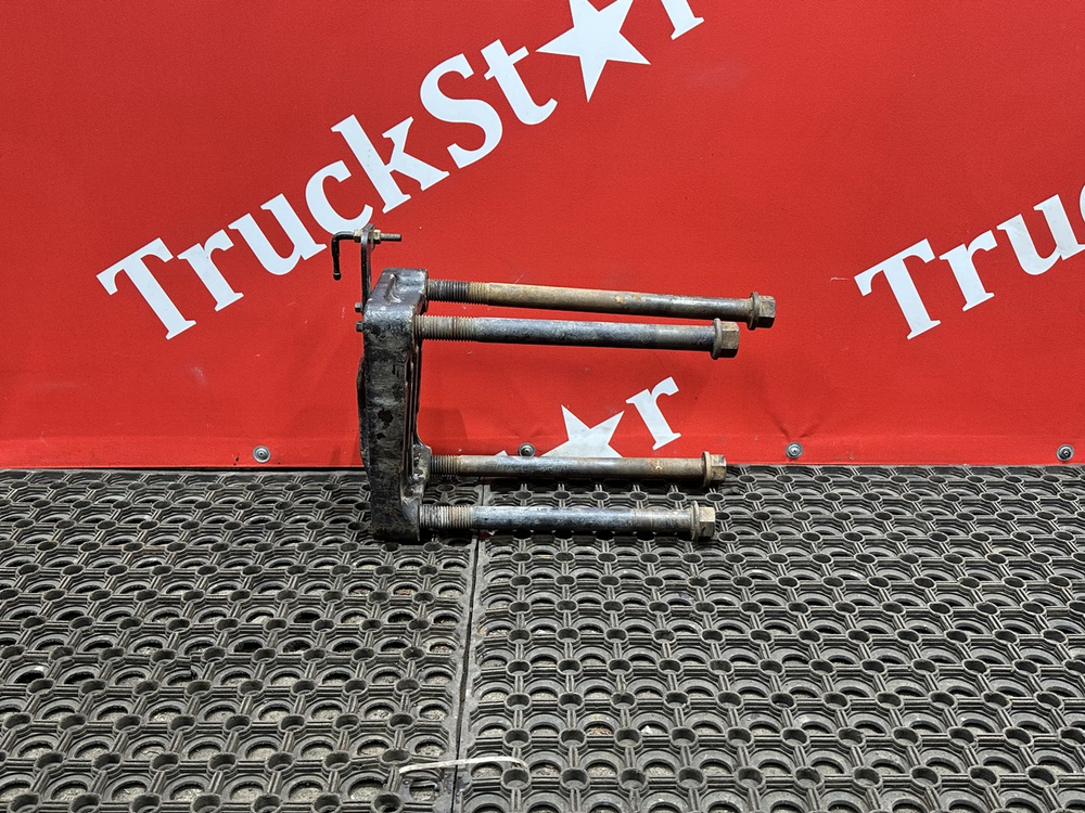 Кронштейн пневморессоры задней правый 2023г